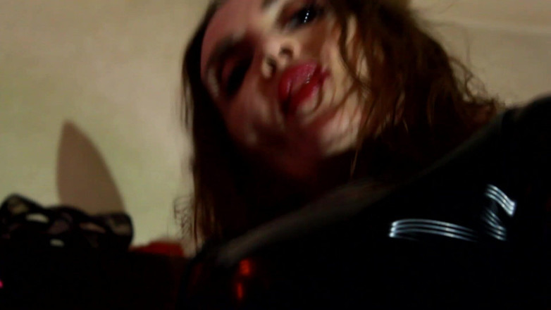 Eva Latexxx: БДСМ женское доминирование госпожа Eva в латексе с сидением на лице, домина рабыня в маске с резиновой большой задницей, милфа