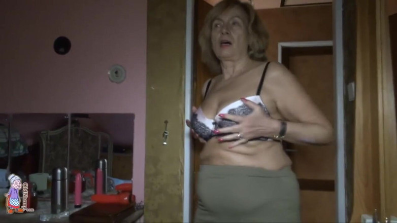 Old Nanny: Büyük oyuncağı almaya hazır
