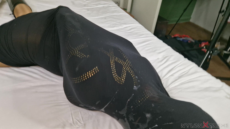 Nylon Xtreme: Perspektive Nora Fox ist zurück und versucht, von mir zu...