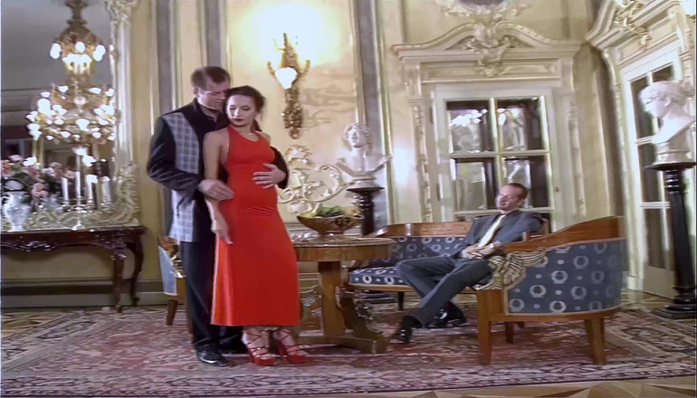 Antonio Adamo Film: Szef Gorąca Żona Dwa Razy, Podczas gdy Rogacz Obserwuje