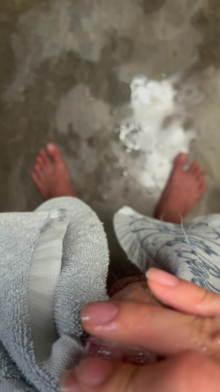 Quan Vietnam 18: 18 year old boy tries cock sucking and bathing