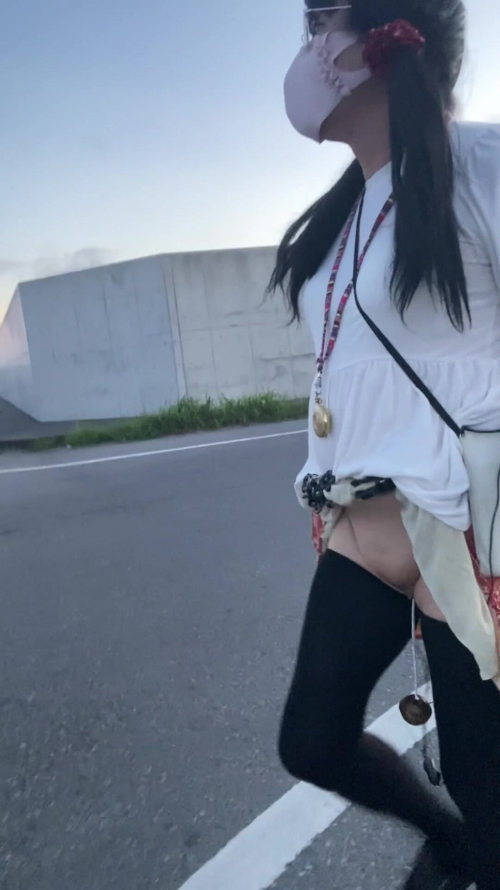 megu2002: No. 296: an Evening Nude Stroll