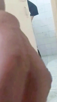 내 새엄마의 가장 친한 친구! 내 엉덩이를 따먹을 수는 있지만, 그녀가 눈치채지 못할 정도로 조용히 할 수 있어!