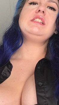 여친의 가슴을 숭배하는 동안 페깅과 칭찬