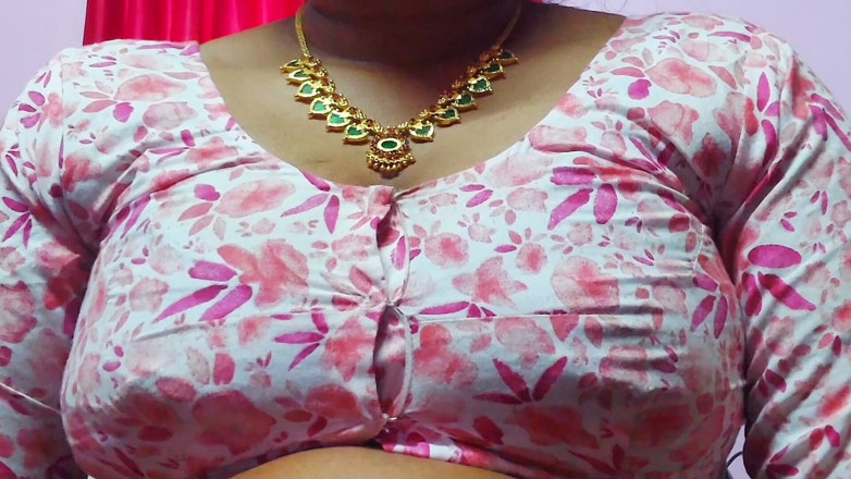 Desi Mohini: Beautiful Desi Boobs