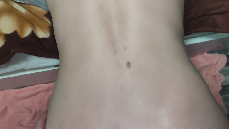 DirtyLubov: 검은 머리의 나체와 애널 섹스를 한다