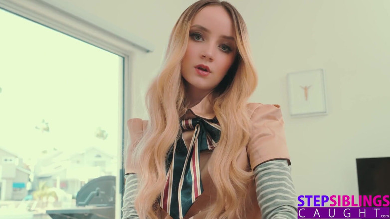 StepSiblings Caught: Sierpień 2023 Smak Miesiąca Maria Kazi - S4:e1
