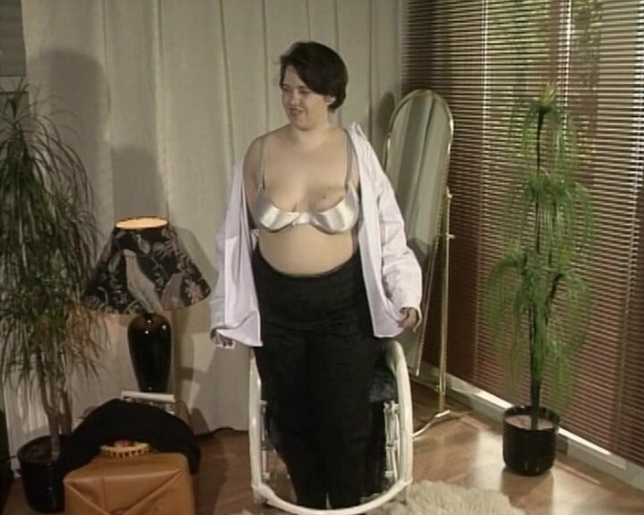 YOUR FIRST PORN: Eu Amo Meu Corpo - Nadine na Softclip