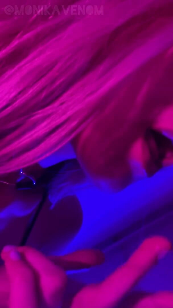 Monika Venom: मेरे साथ वीर्य लड़की हस्तमैथुन कर रही है