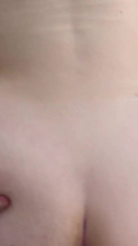素人パウグが浮気するミルフがハードコア・ドギースタイルでセックス