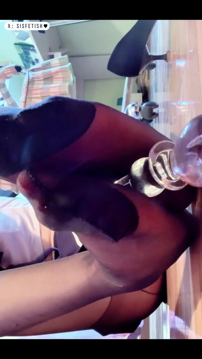 sisfetish: 女大学生的终极诱惑