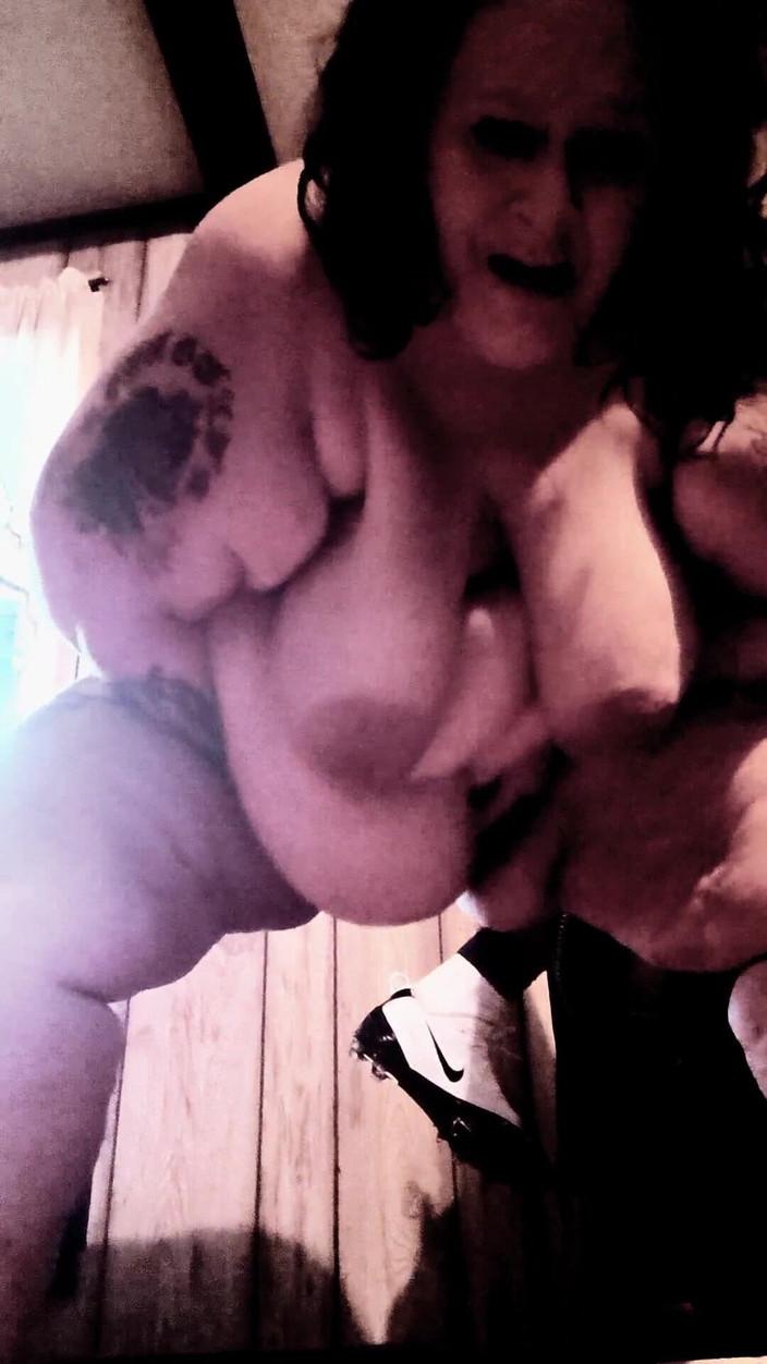 HerculesnVENUS: Co dělá ta nahá děvka? Pádlování koz dřevěnou lžící a...