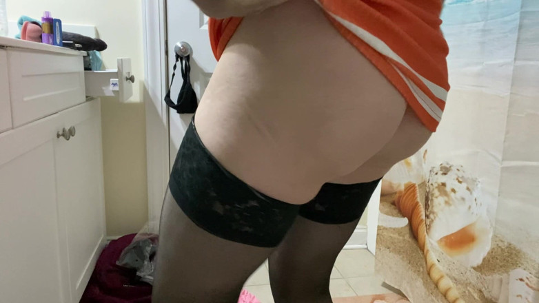 MadisonCD2025: Stripping Crossdresser Shakes Ass Twerks and Shows off Little Cock...