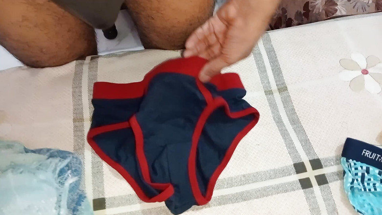 Fox Max: バスルームの男の子は何をしているのか、おお、私の神よ