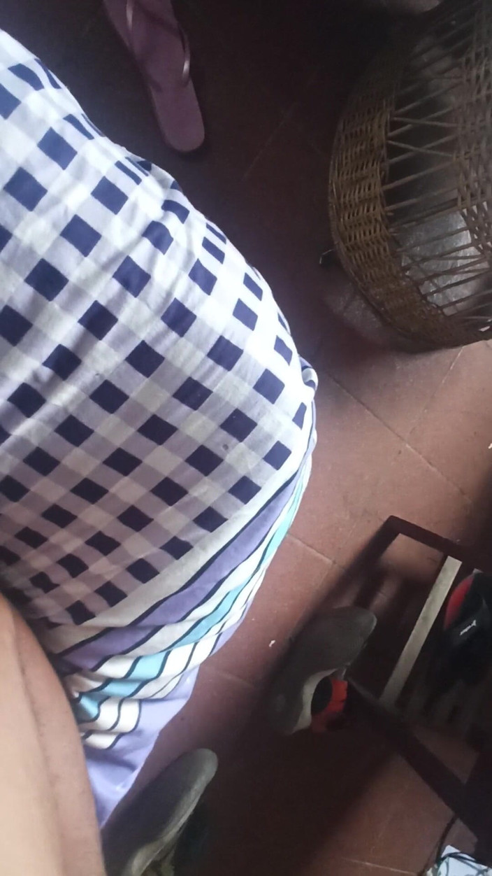 Eatrella j: Der arsch auf vier des viralen Mädchens von Facebook