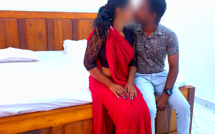 JANAKI: Istri hot india dengan toket besar menyusui saat lagi ngentot...