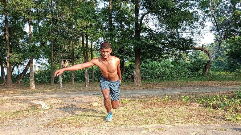 LinearOrnament35: Kuatkan Glutes Anda Dengan Senaman Panjang