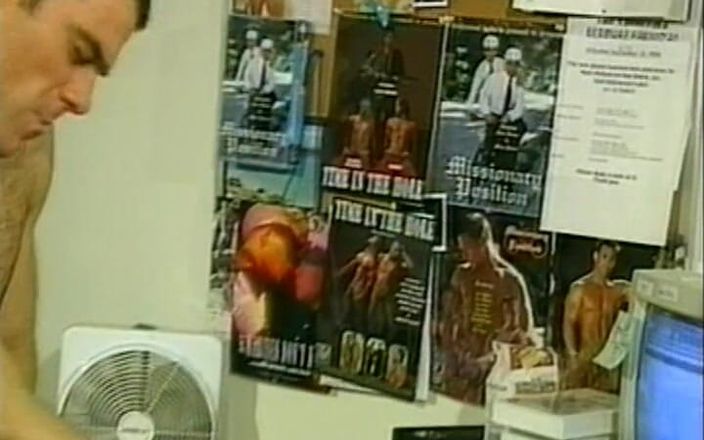 Gay 90's Vintage Porn: Fusti si godono un gioco orale # 7