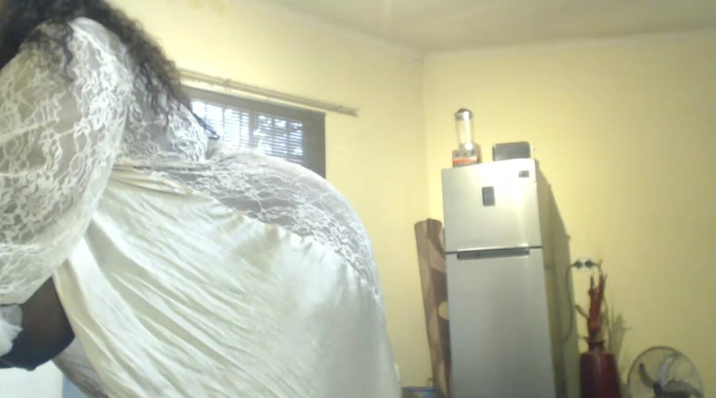 Legendary Booty Overdose: SSBBW Playful Tease
