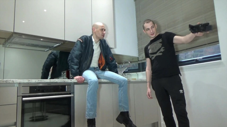 CREAMPIE SESSION IN JOCKSTRAP: Jess fodida em pêlo em Londres por skinn em jockstrap