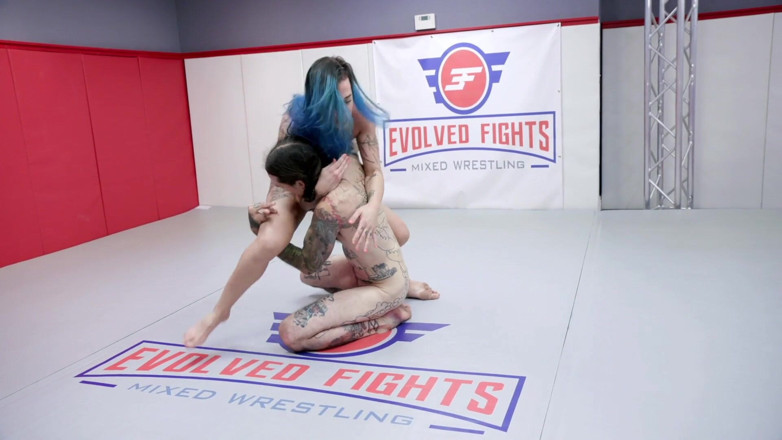 Evolved Fights: Andre Shakti versus Ruckus lupte mixte