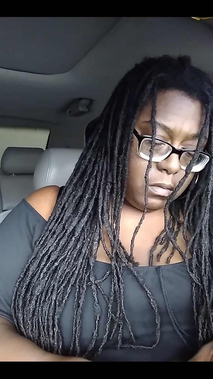 His Queen Suga: Scompattare in auto