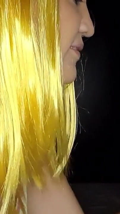 Blonde gloryhole (Nefertiti)