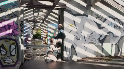 Petitpiment: Eu chupo meu namorado urbex!