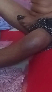 La ragazza indiana sexy del villaggio ottiene soddisfazione scopando il suo ragazzo