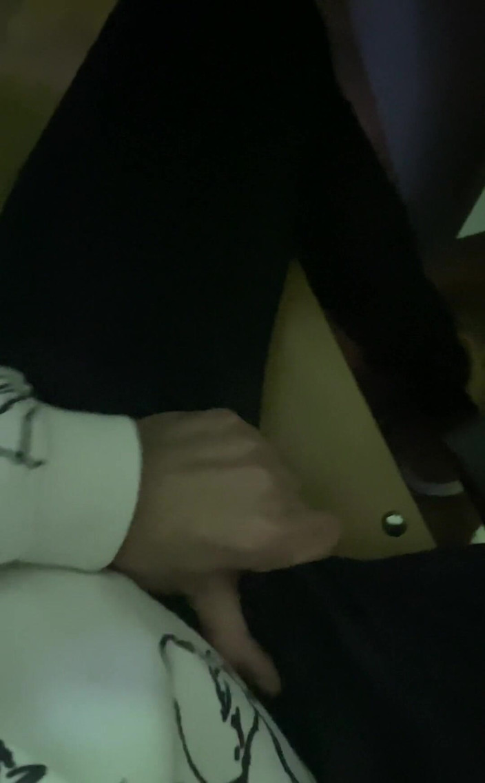 Hottestguys21: Tebak Siapa yang Terangsang di Kampus?