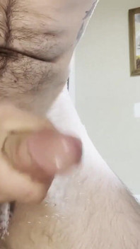 Ragazzo in forma si scopa la realistica figa tascabile fino a quando non viene