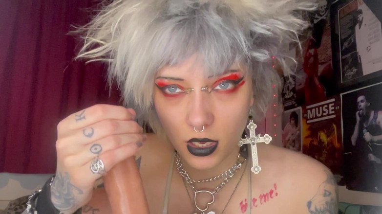 Glitterqueen1999: Batom fetiche joi punheta masturbando encorajamento tabu batom preto sujo...