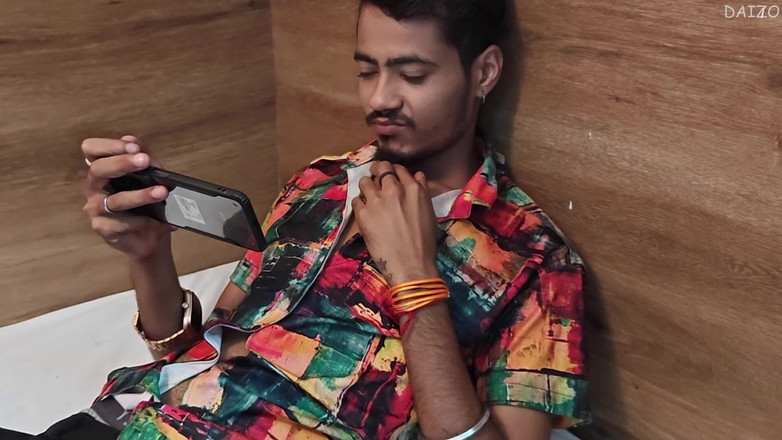 AlexDaizo: Meia-irmã quer comer meu esperma