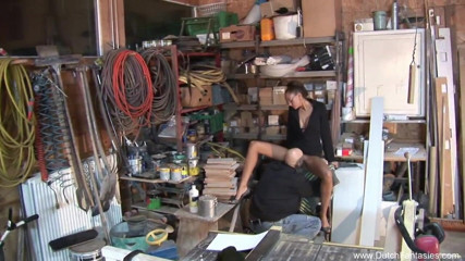 Dutch Fantasies: Чудова брюнетка з великими цицьками смокче і трахає член хлопця, як професіонал