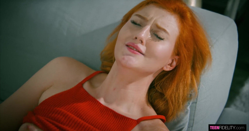 Teenfidelity: Teenfidelity - Lola Red Spread Open &amp; Filled up!