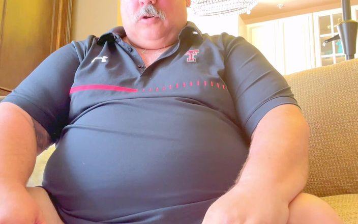 Hand-Free-Daddy-Chub: Coach Has a Fat Cock and so Much Cum: Hands...