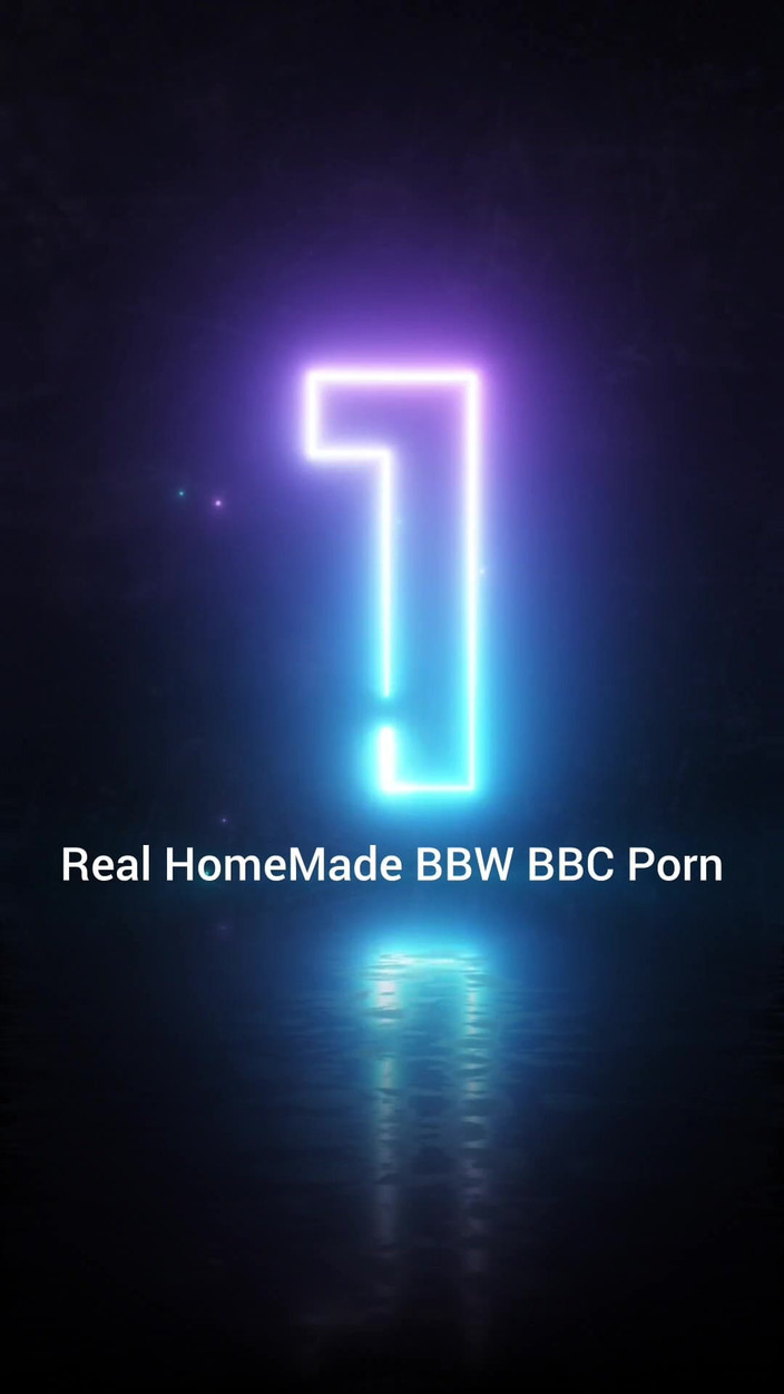 Big black cock BBCee: Solo en casa pajeandose duro