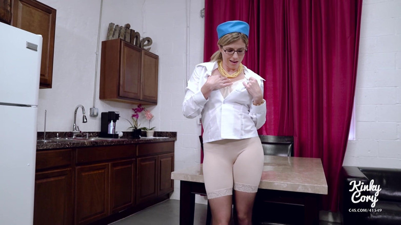 Jerky Wives: Cory Chase v podvádějící manželce šuká, zatímco telefonuje se svým manželem
