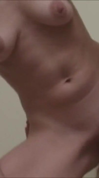 부모님이 집에 있는 동안 베이비세터를 따먹어