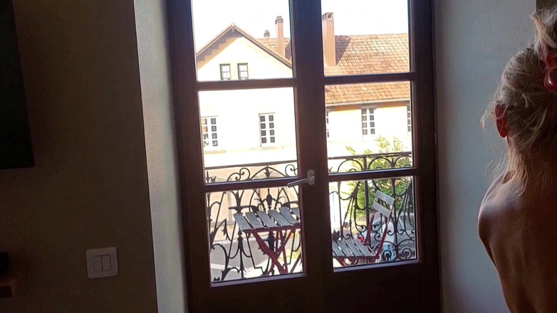 Selena701: Hermosa Esposa Rubia Madura Disfruta Del Sexo En El Sofá