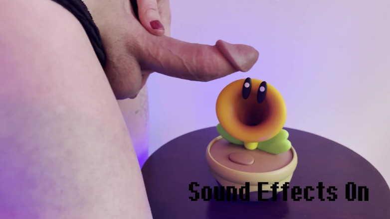 Ryley Rails: हॉट ग्लू कवरिंग टॉय फिगर में वीर्य