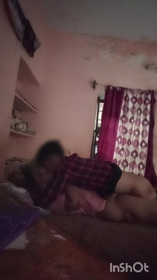 Sexgarl84: Teman wanita seksi ditinggalkan di rumahnya