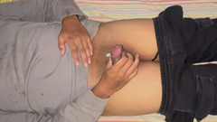 TeeNhiro: Edging - masturbace v posteli