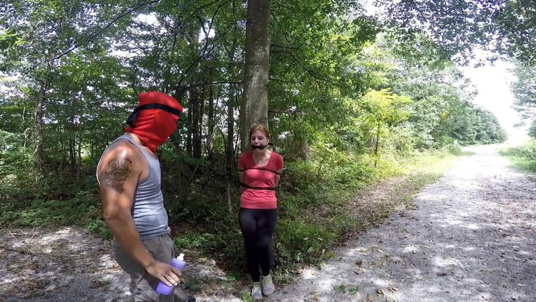 Selfgags classic: Dağ bisikletçisi esaret altında