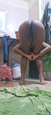 벌거벗은 타밀 무르가 노예 처벌