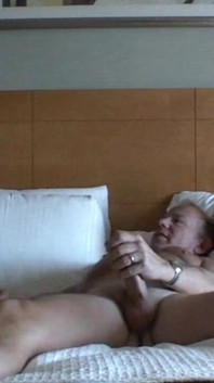 Làm tình đầy dầu với người lạ