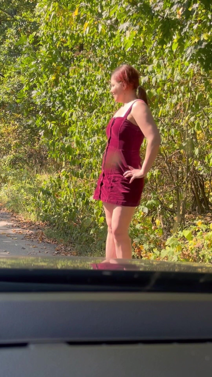 Elena917 studio: Pissed on the Road Side and Caught by Next Car