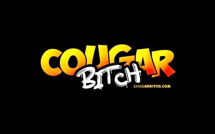 Cougar Bitch: Une professeur apprend à une ringarde à se lécher la chatte