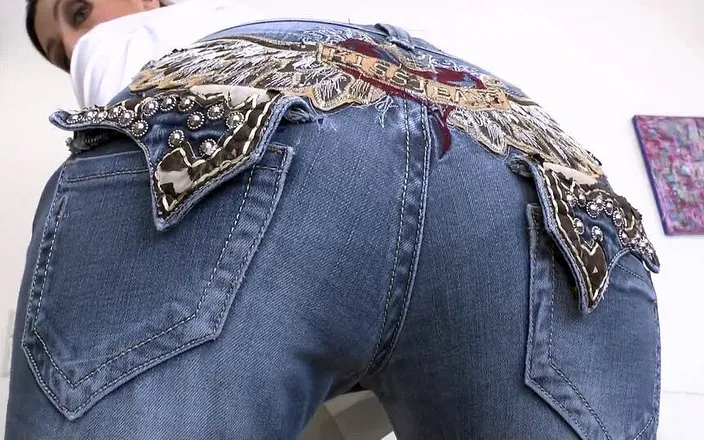 Lady Victoria Valente: Pamper My Jeans Butt and Jerk off at the Same...