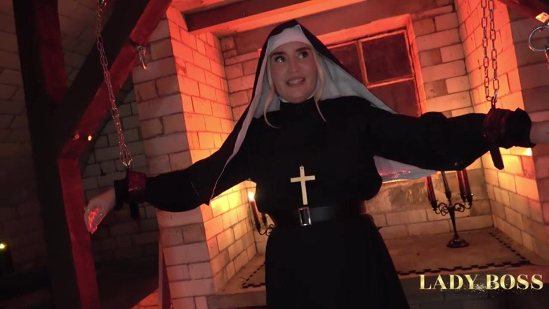Lady boss: Todas las monjas malas van al infierno